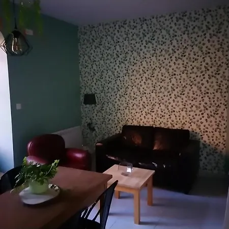 Le Jardin Des Ecureuils بيت ضيافة